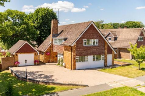 Buckswood Drive, Crawley RH11 5 bed detached house for sale
