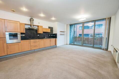 2 bedroom ground floor flat for sale