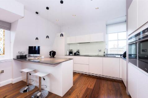 Kings Road, Richmond, TW10 2 bed apartment for sale