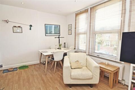 Kingston Road, Teddington, TW11 1 bed apartment for sale