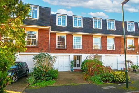 Langwood Chase, Teddington, TW11 4 bed house for sale