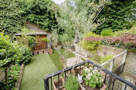3 bedroom flat for sale