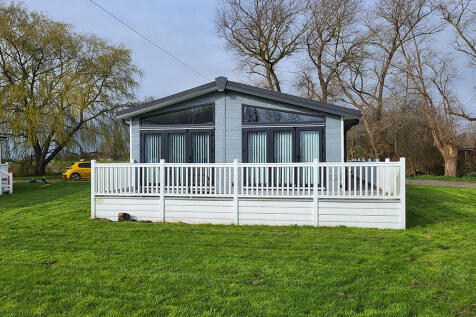 Running Waters Holiday Park, Old... 2 bed holiday lodge for sale