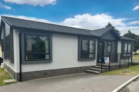 Godalming, Surrey, GU8 2 bed park home for sale