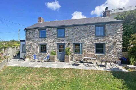 Perranporth, Cornwall 3 bed detached house for sale