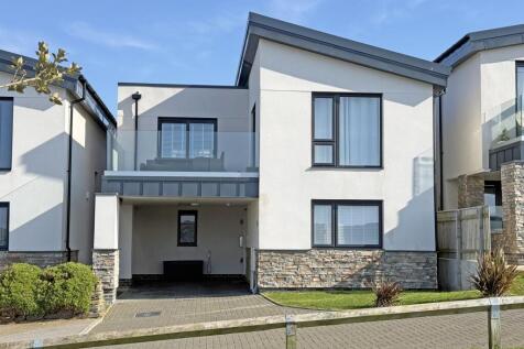 Perranporth, Cornwall 3 bed detached house for sale