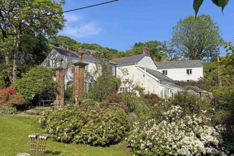 Trenarren, St. Austell, South Cornwall 3 bed detached house for sale