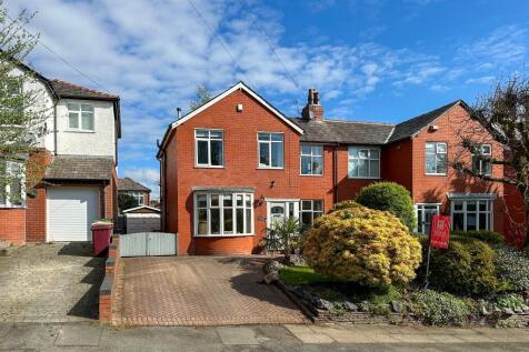Sharples Avenue, Bolton, BL1 3 bed semi