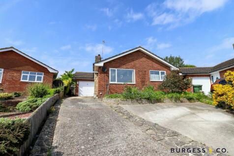 2 bedroom detached bungalow for sale