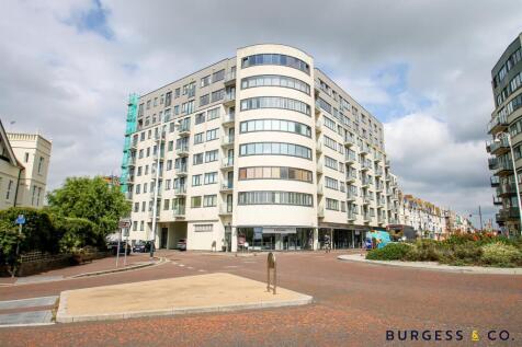 3 bedroom flat for sale