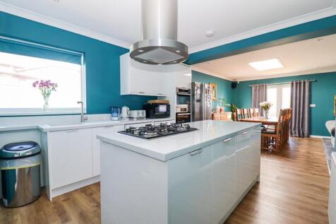 3 bedroom bungalow for sale