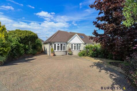 3 bedroom chalet for sale