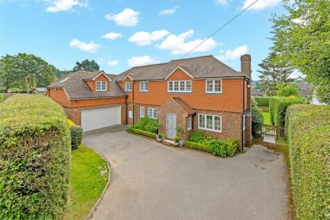 5 bedroom detached house for sale