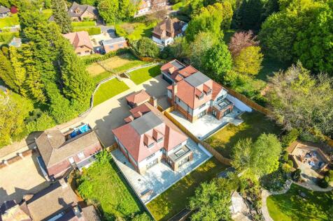Rockfield Road, Oxted, Surrey, RH8 5 bed detached house for sale