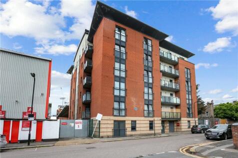 Brisbane Road, Leyton, London 2 bed apartment for sale