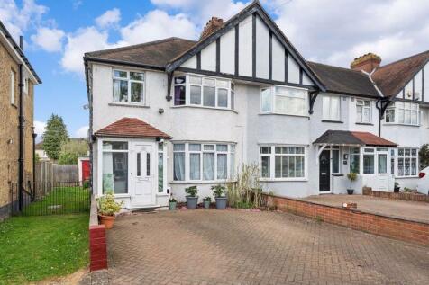 3 bedroom end of terrace house for sale