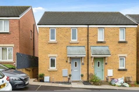 2 bedroom semi-detached house for sale