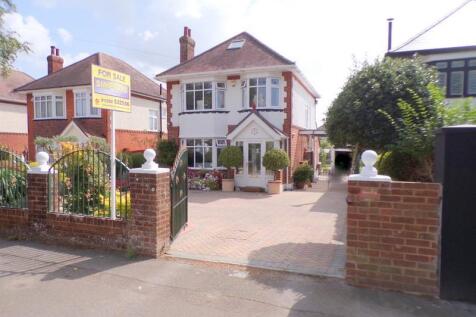 West Way, Bournemouth 3 bed detached house for sale