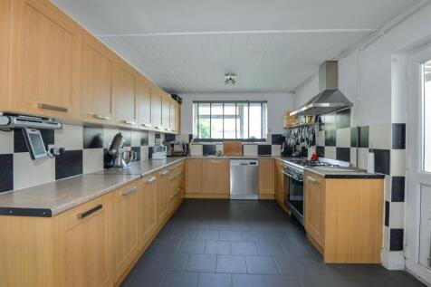 2 bedroom house for sale