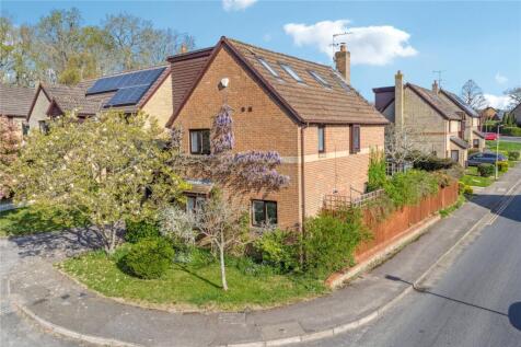 Broad Hinton, Berkshire RG10 4 bed detached house for sale