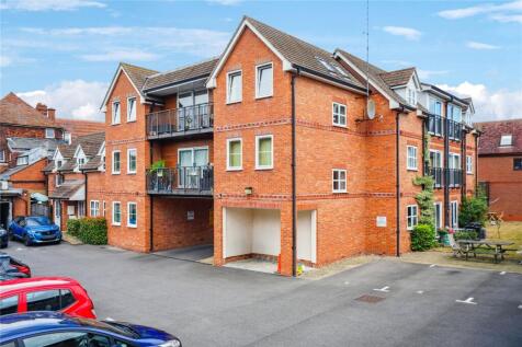 Church Street, Berkshire RG10 2 bed flat for sale