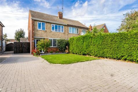 Pelham Road, Immingham, Lincolnshire... 3 bed semi