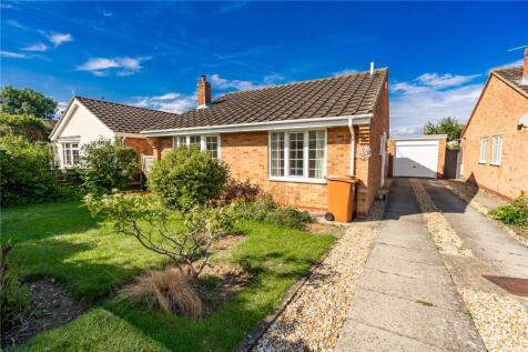 Sheraton Drive, Humberston, Grimsby... 2 bed bungalow for sale