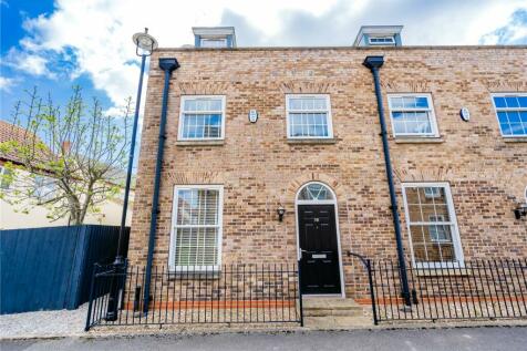 3 bedroom end of terrace house for sale