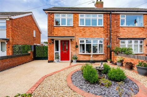 Crosland Road, Grimsby, Lincolnshire... 3 bed semi