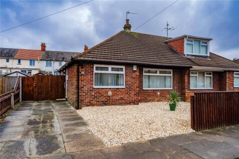 Longfield Road, Grimsby... 2 bed bungalow for sale