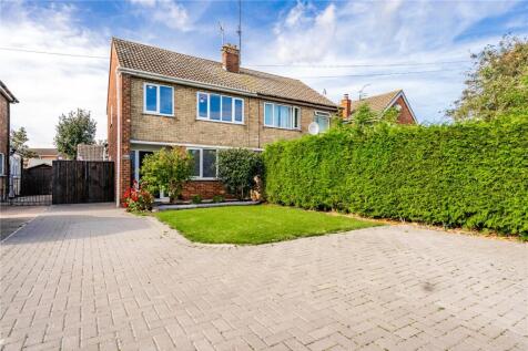 Pelham Road, Immingham, Lincolnshire... 3 bed semi