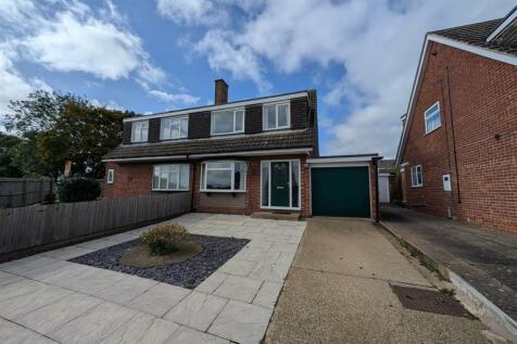 Grange Drive, Melton Mowbray 3 bed semi