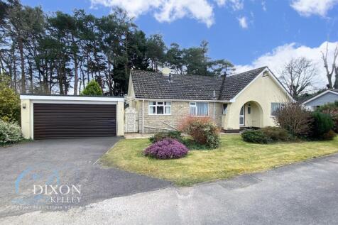 3 bedroom detached bungalow for sale