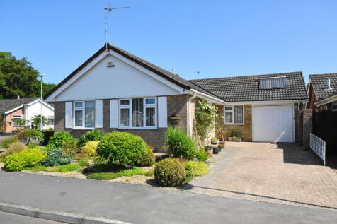 Spinners Close, West Moors, Dorset, BH22 3 bed bungalow for sale