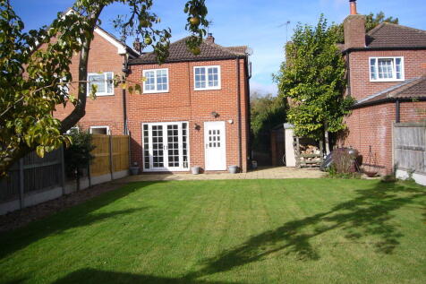 4 bedroom semi-detached house for sale
