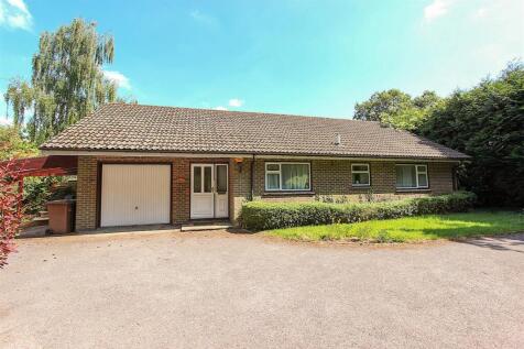 Chipstead Coulsdon Surrey 3 bed detached bungalow for sale
