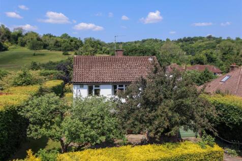 Stagbury Avenue, Chipstead, Coulsdon 4 bed detached house for sale