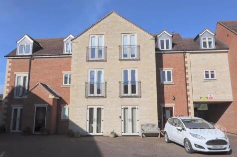 Burley Road, Oakham LE15 2 bed apartment for sale