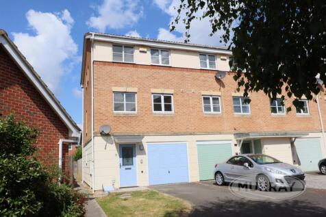 3 bedroom town house for sale