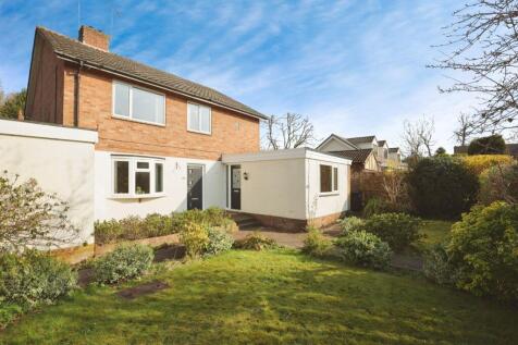 3 bedroom maisonette for sale