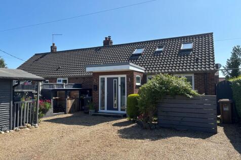 3 bedroom semi-detached bungalow for sale