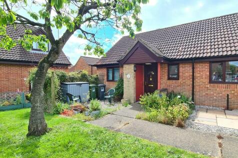 1 bedroom terraced bungalow for sale