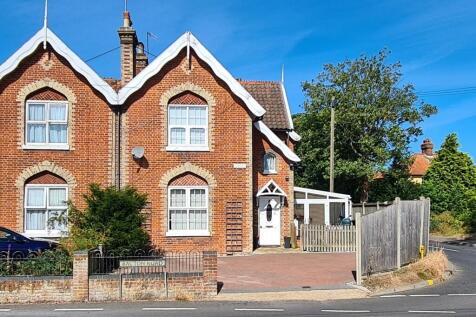 Bacton Road, North Walsham 2 bed cottage for sale