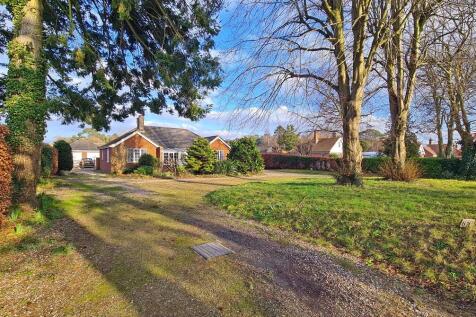 4 bedroom detached bungalow for sale
