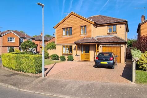 Long Barrow Drive, North Walsham 4 bed detached house for sale