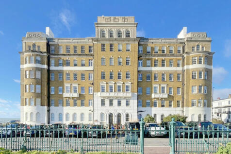 Courtenay Gate, Courtenay Terrace, Hove 2 bed apartment for sale