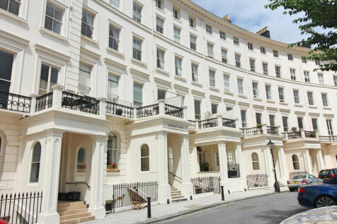 Adelaide Crescent, Hove 2 bed flat for sale