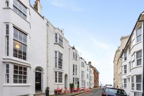 4 bedroom terraced house for sale