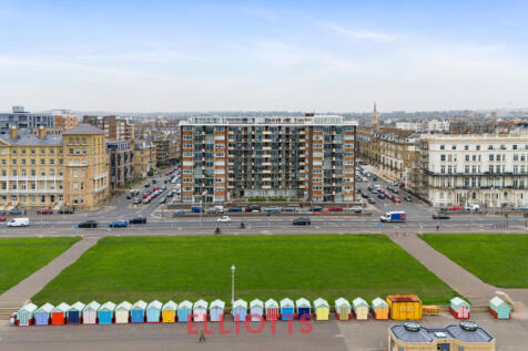 Kingsway Court, Hove 2 bed apartment for sale