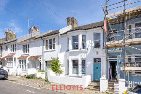 5 bedroom terraced house for sale
